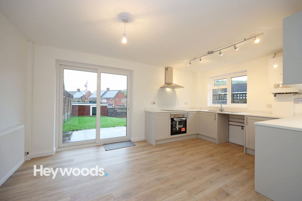 Property photo 2 of 48