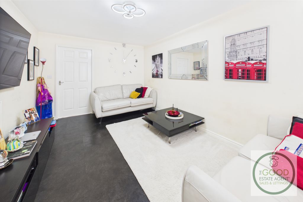 Property photo 3 of 18