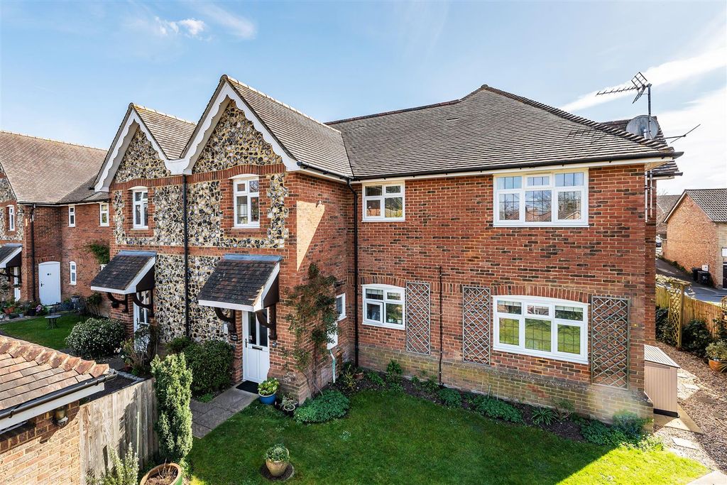 Property photo 1 of 27 5-Marlborough-Court-29.Jpg