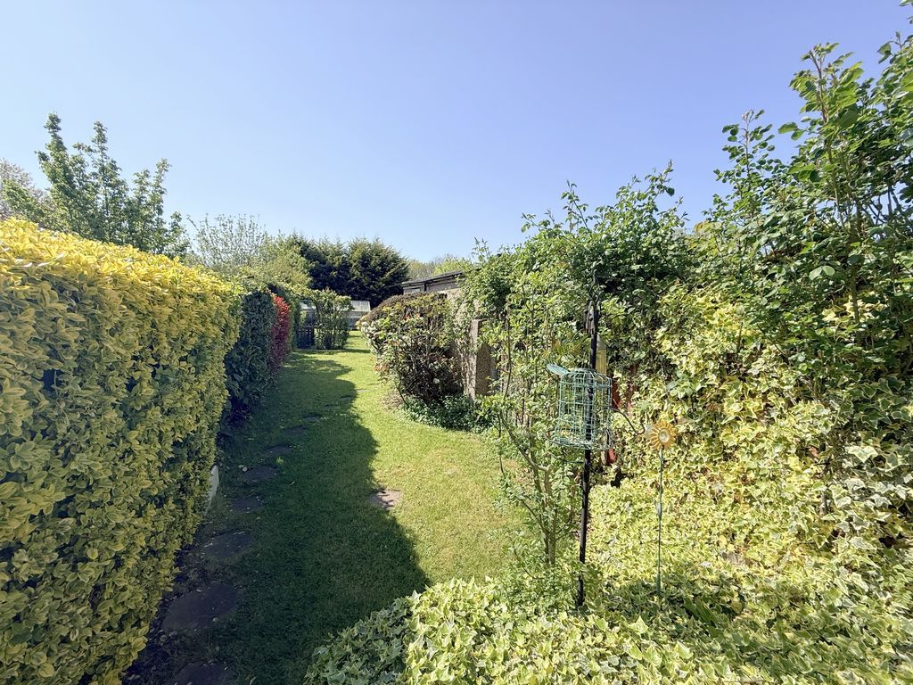 Property photo 3 of 14 Garden