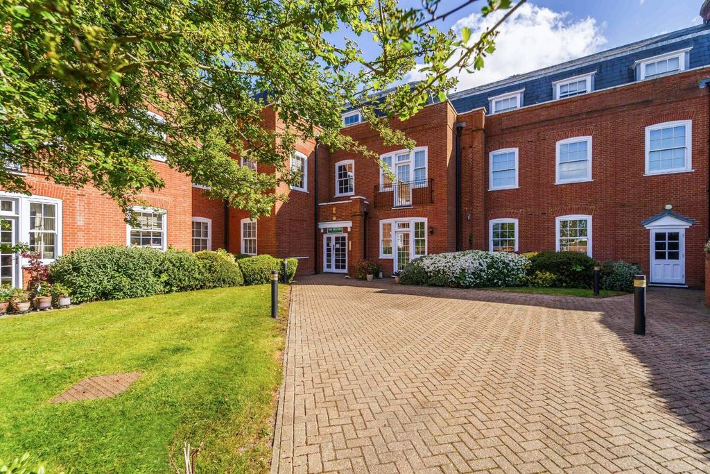 Property photo 1 of 15 The Tracery