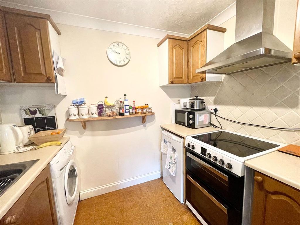 Property photo 3 of 5