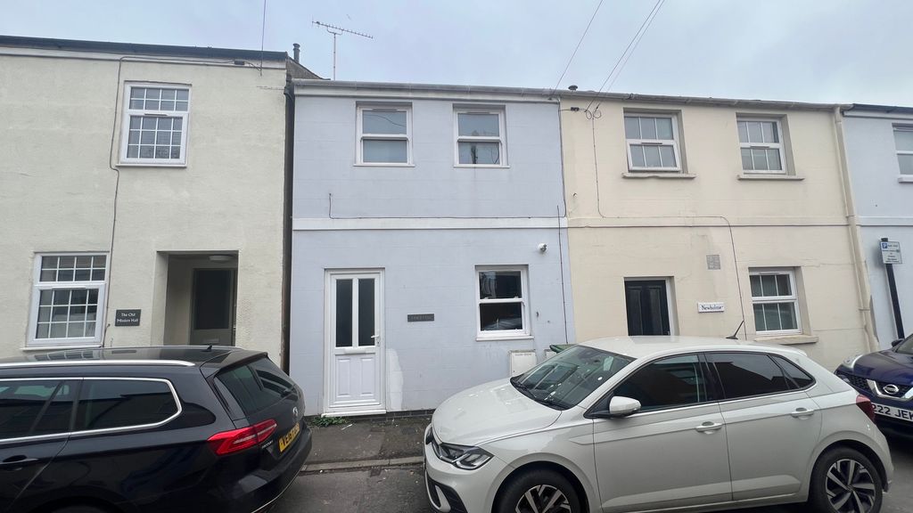 Property photo 1 of 10 Cover