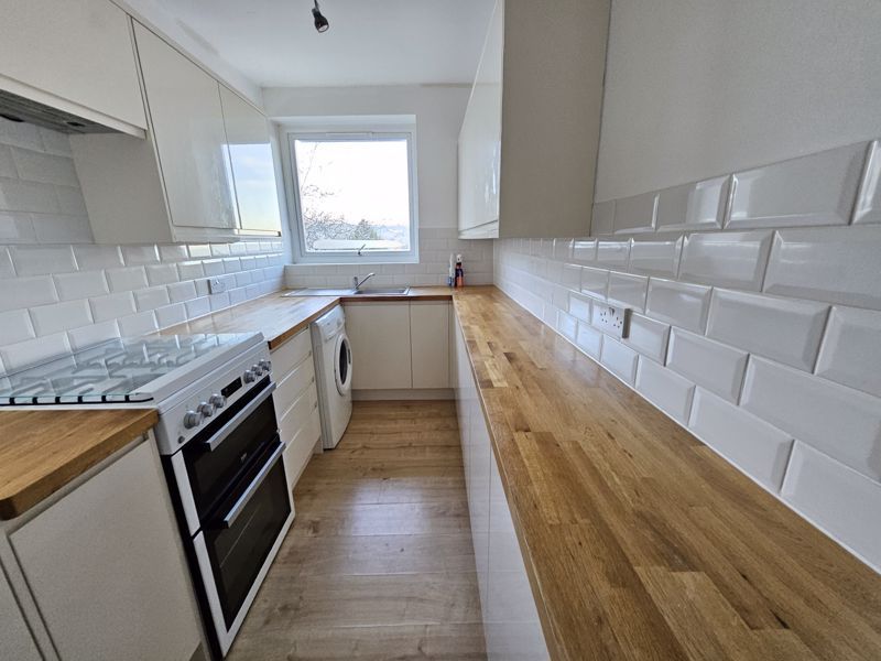 Property photo 3 of 9 Photo 9