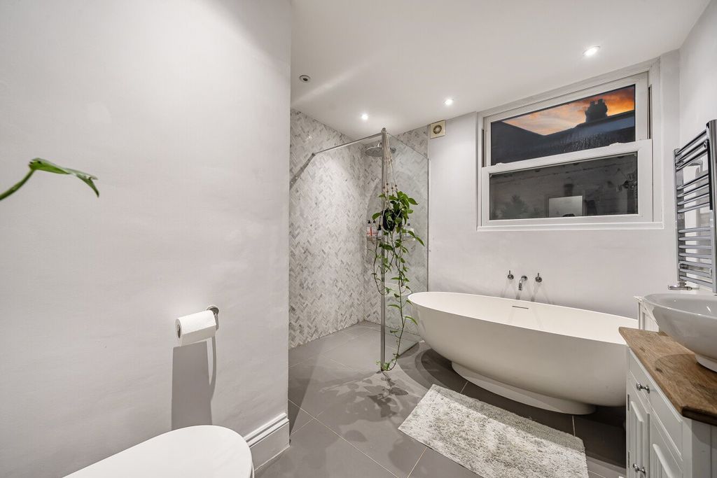 Property photo 3 of 18 Picture No. 14