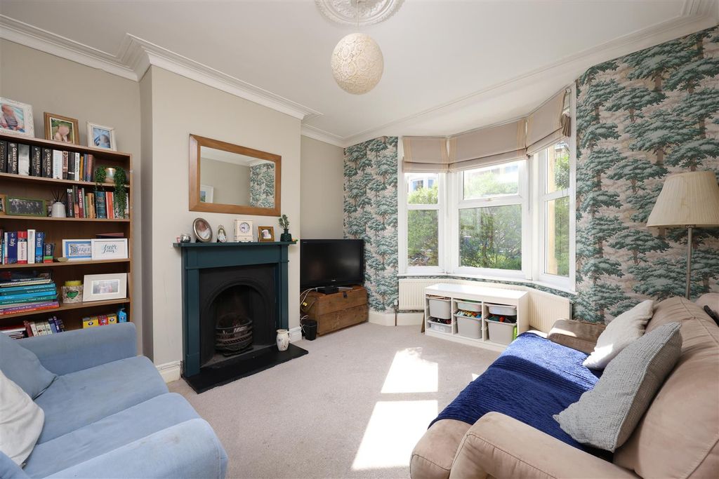 Property photo 2 of 14