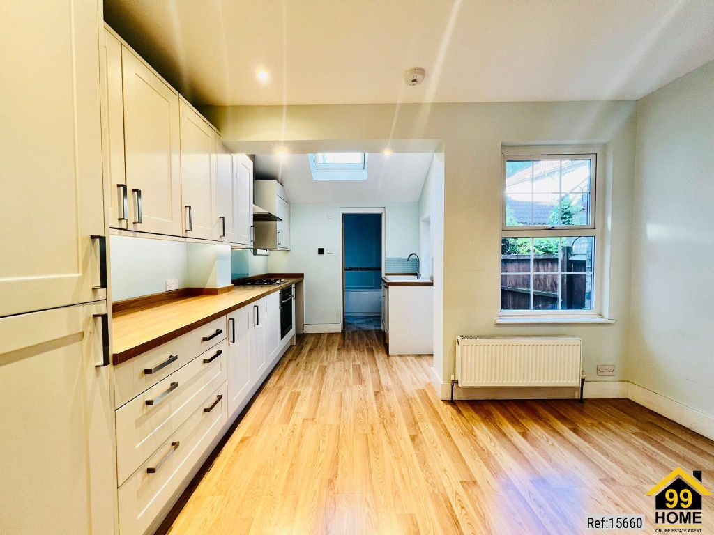 Property photo 3 of 11 Photo 2