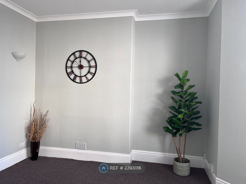 Property photo 2 of 14 Living Room