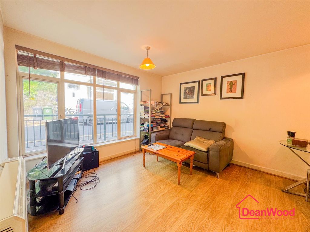 Property photo 3 of 12 Untitled-328.Jpg