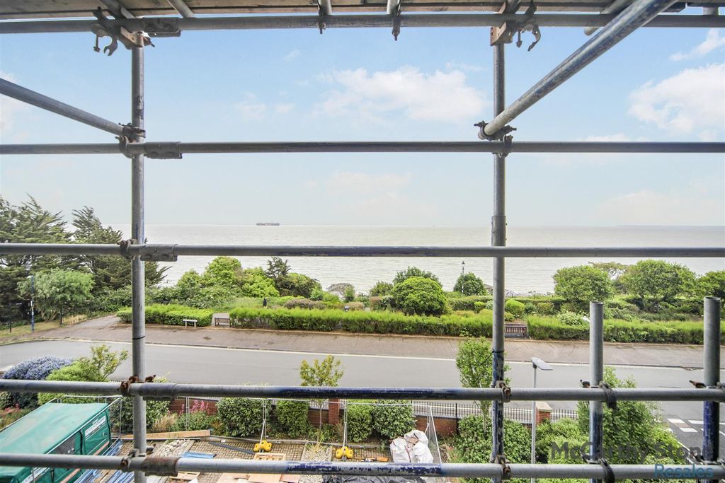 Additional image 6 of 2 bed flat for salePavilion Court, Hamilton Gardens, Felixstowe IP11