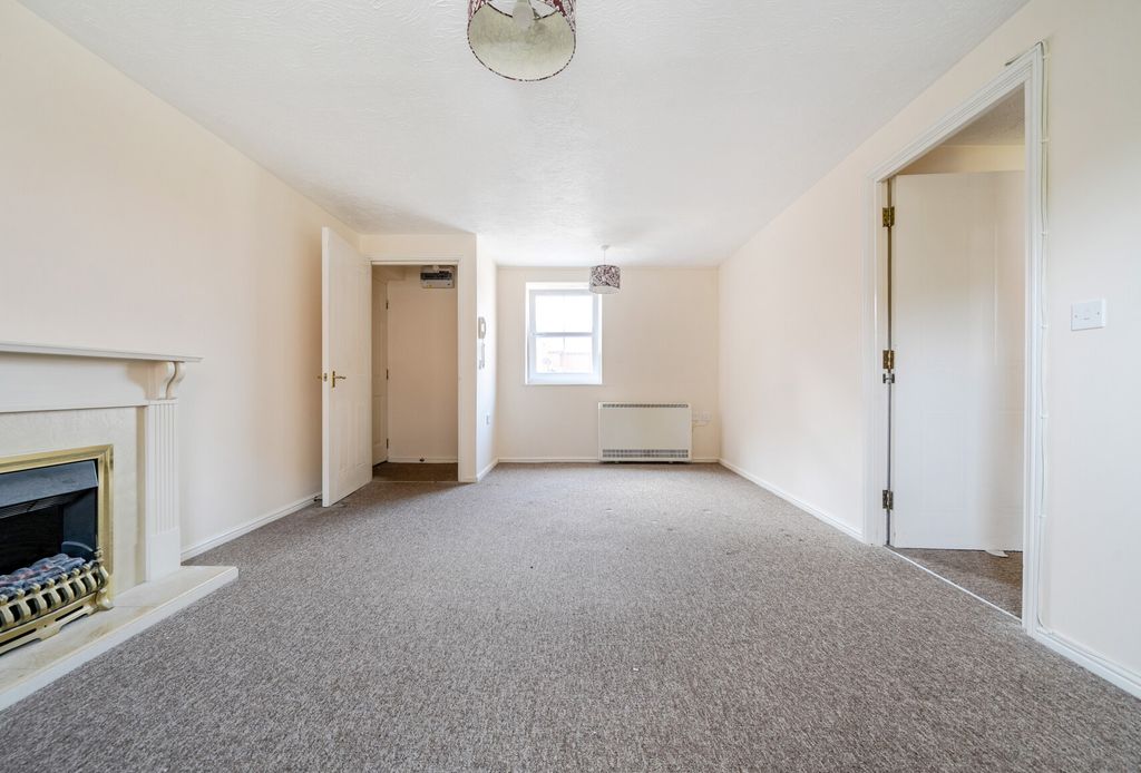 Property photo 3 of 22 1307322-12-684c3c...
