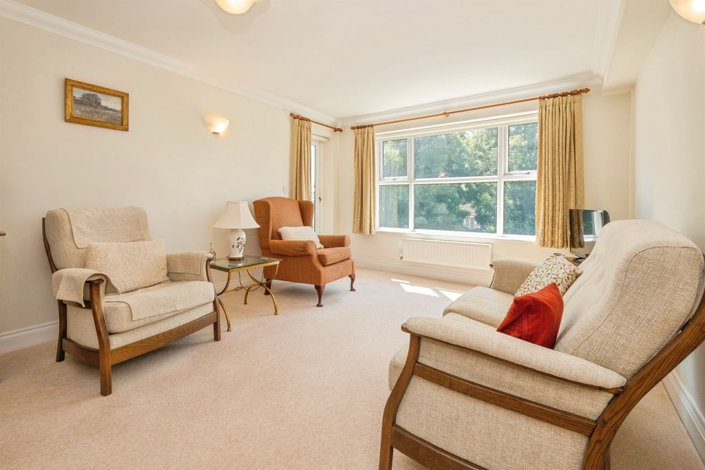Property photo 3 of 14