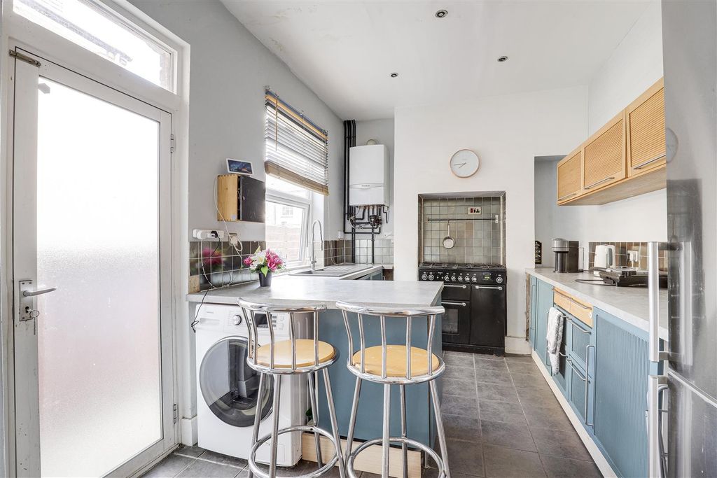 Property photo 3 of 15 11.Jpg