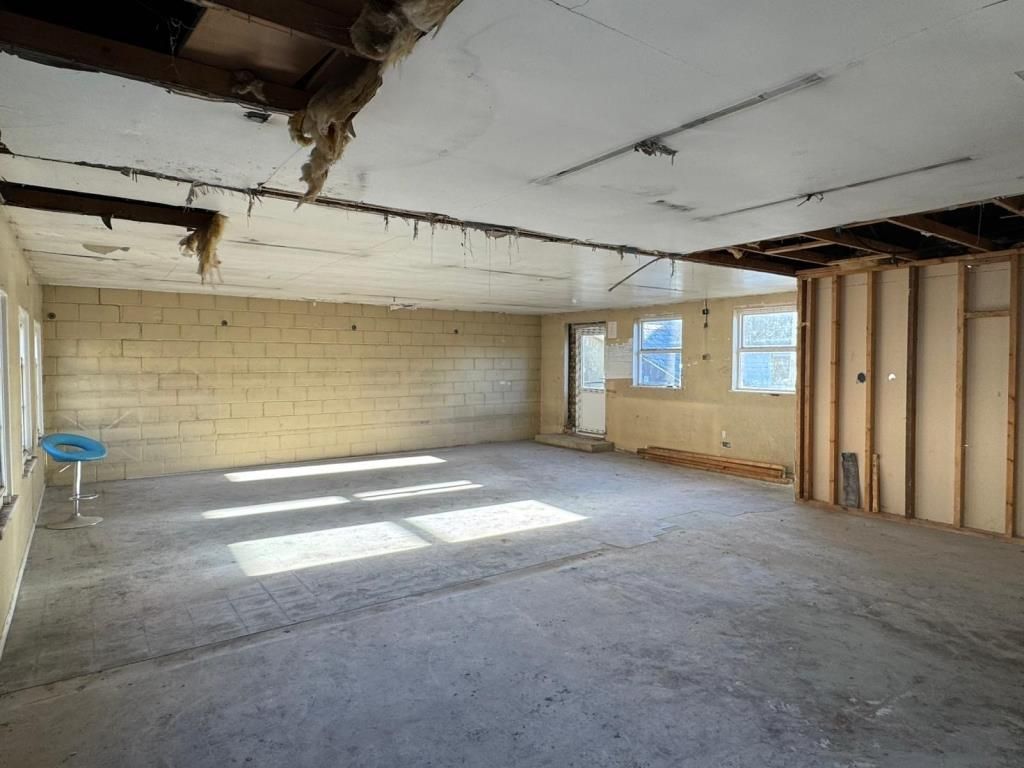 Property photo 3 of 7 2nd Floor