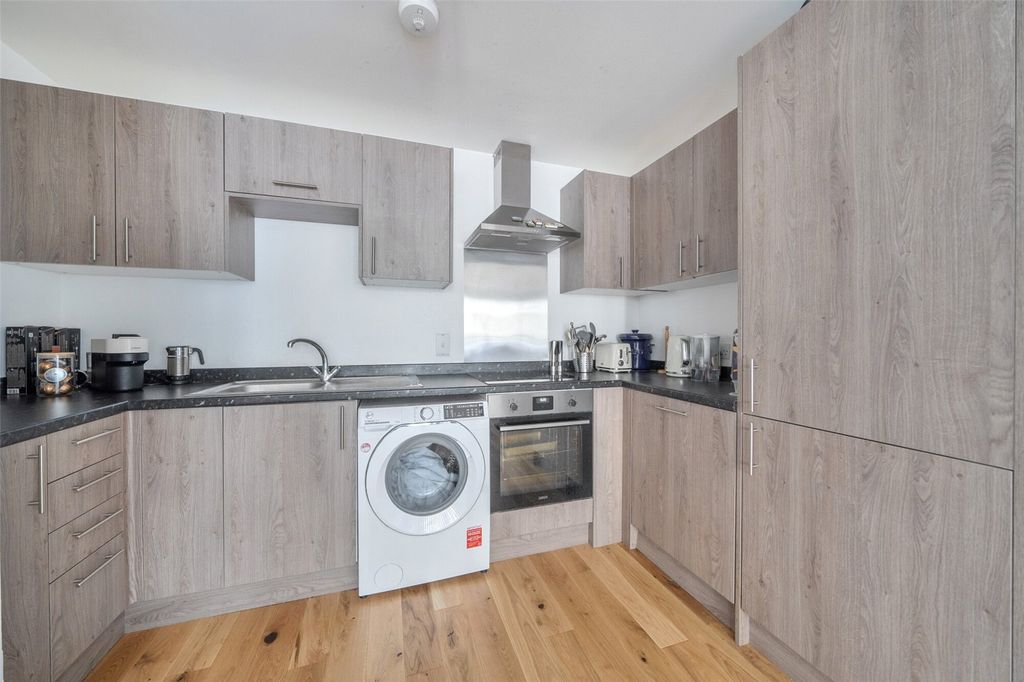 Property photo 2 of 17 Kitchen