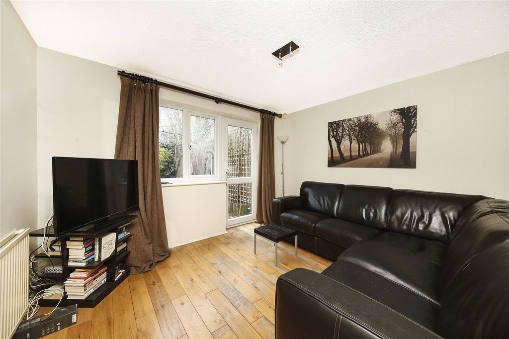 Property photo 2 of 7 Picture No. 12