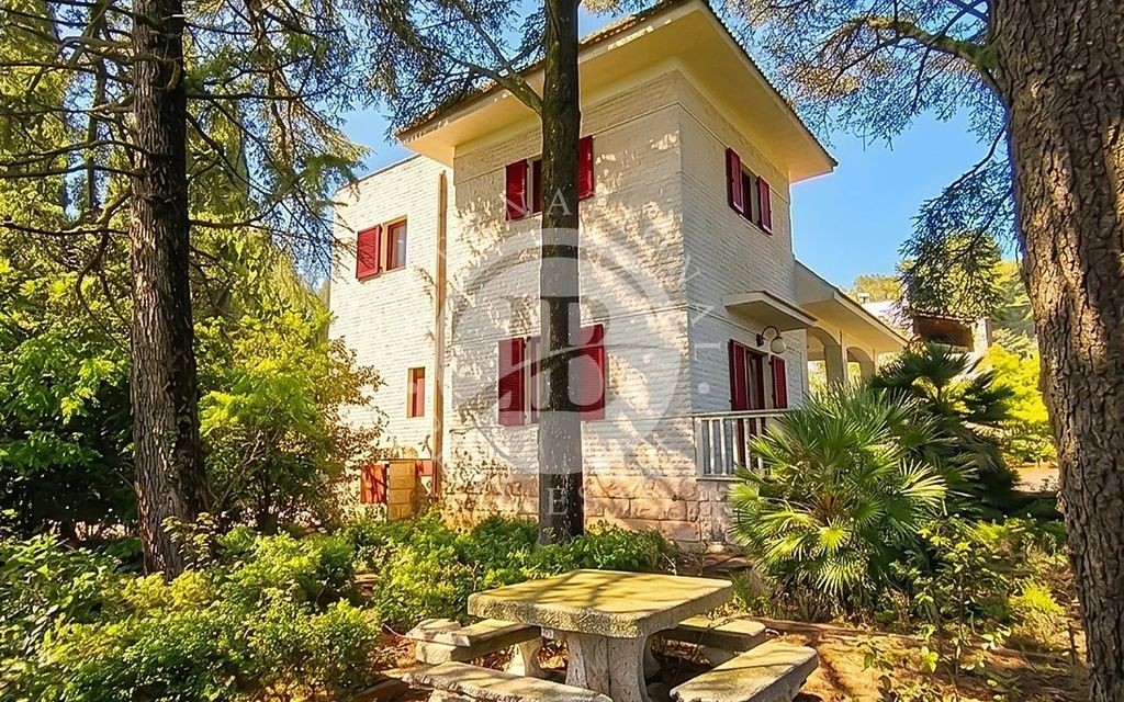 Property photo 1 of 22