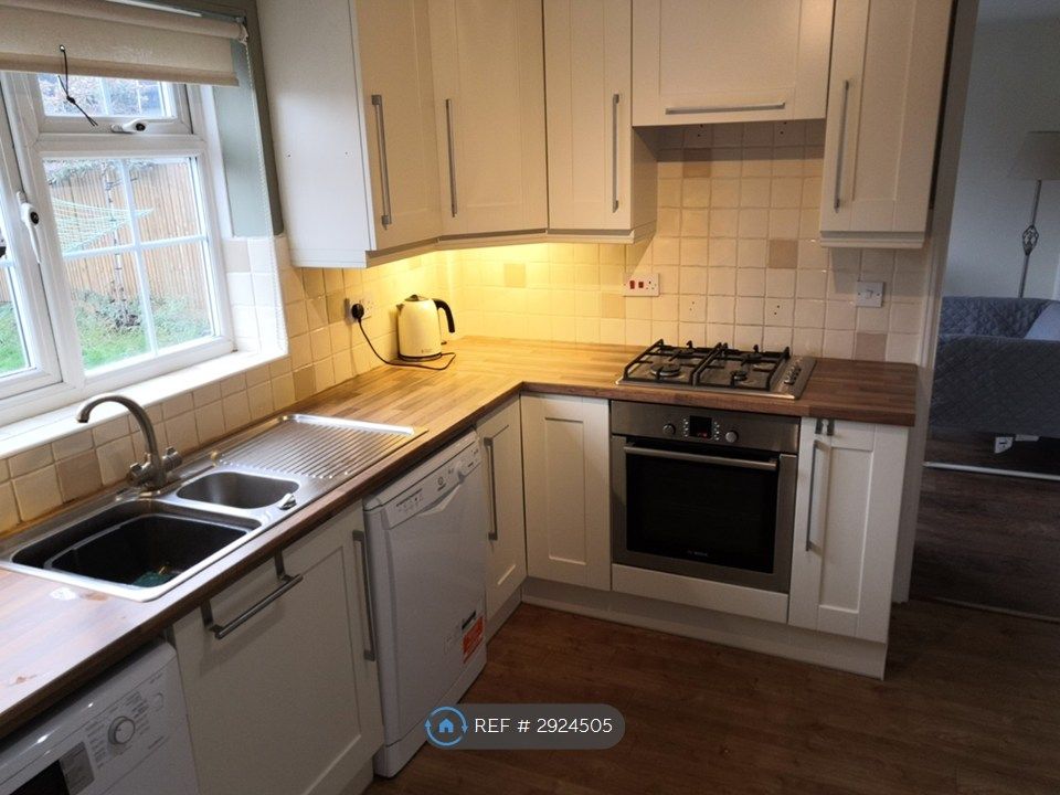 Property photo 1 of 6 Kitchen