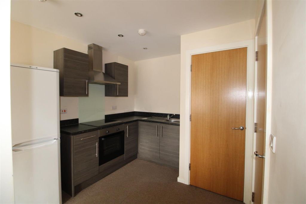 Property photo 3 of 6 Kitchen.Jpg