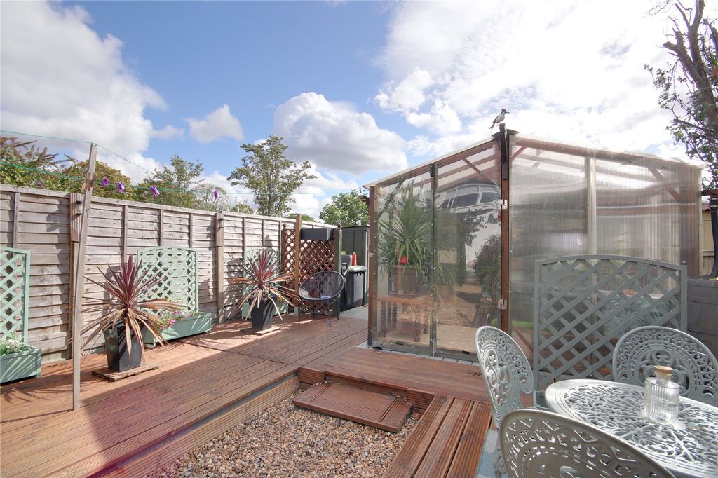 Property photo 2 of 34 Picture No. 71