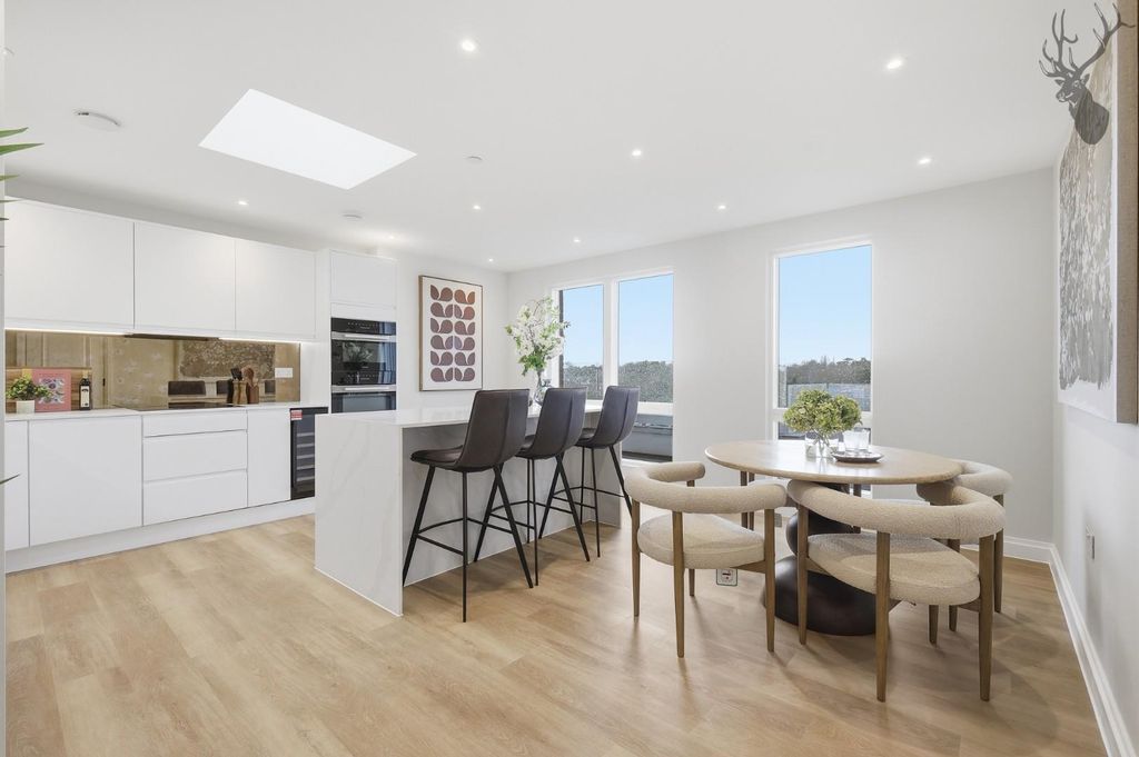 Additional image 10 of 2 bed flat for saleNovella, Chigwell IG7