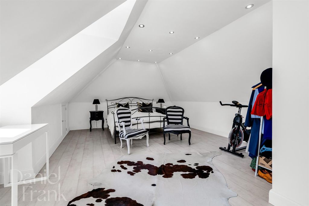 Additional image 42 of 5 bed detached house for saleThe Uplands, Loughton IG10