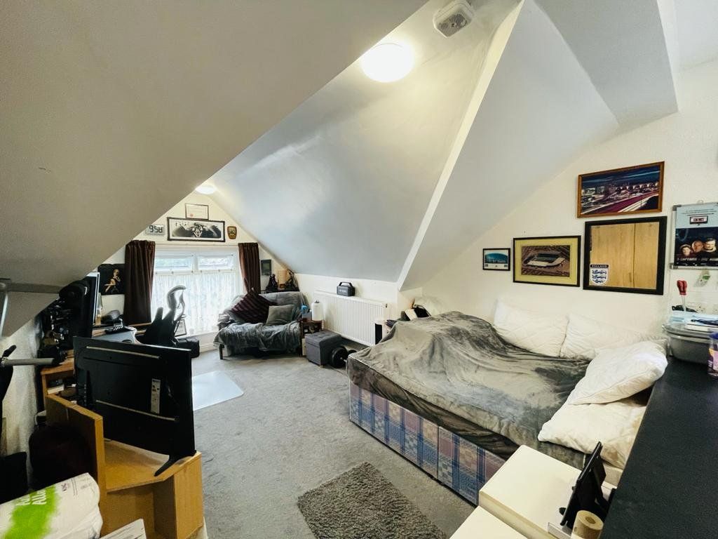 Property photo 2 of 6 Living Area