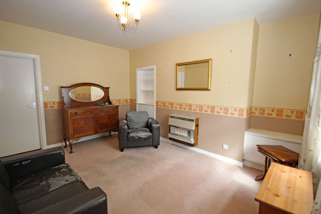 Property photo 2 of 18