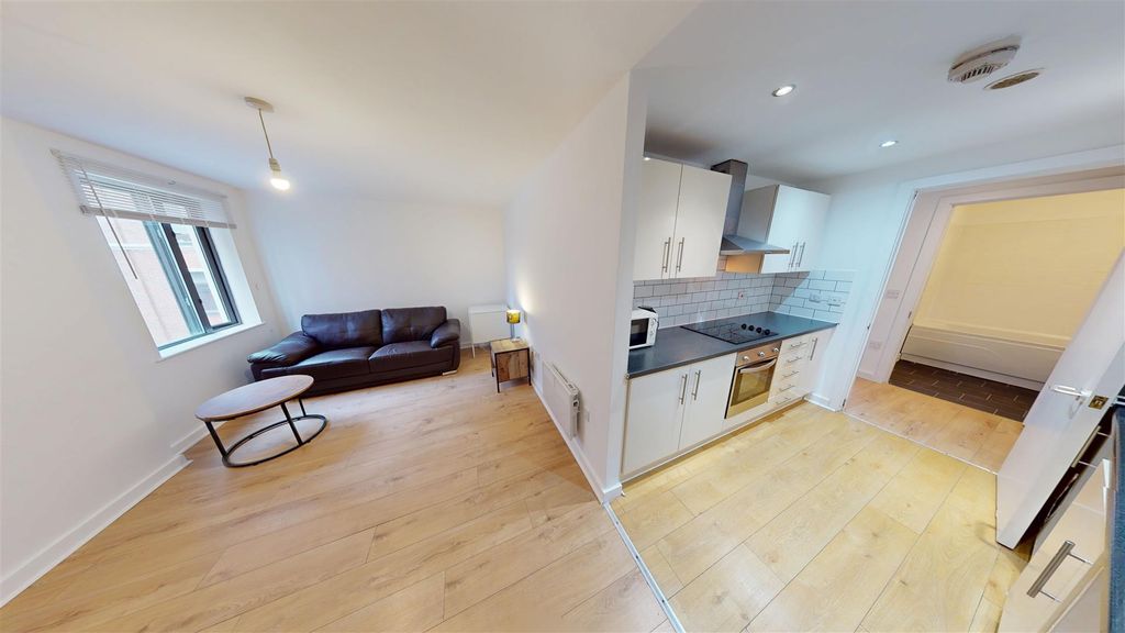 Property photo 2 of 12