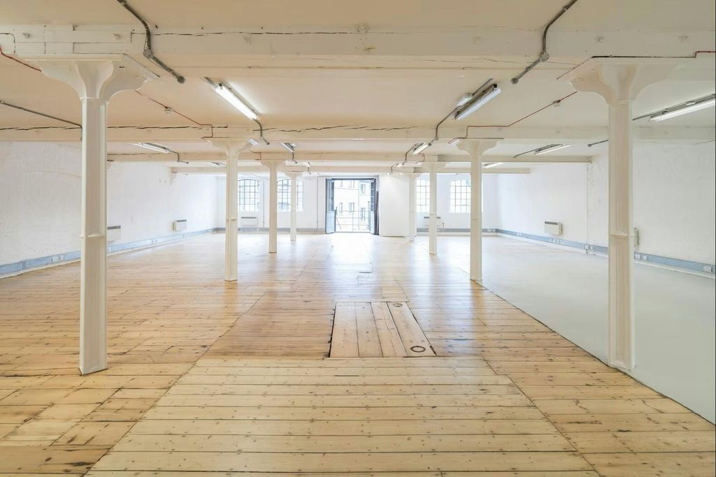 Property photo 3 of 9 70-Wapping-Wall-London-Interior-Photo-23-Largehighdefinition.Jpg