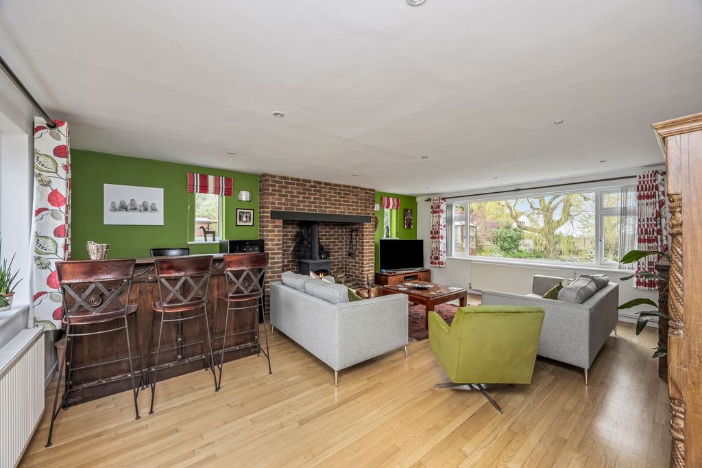 Property photo 2 of 24