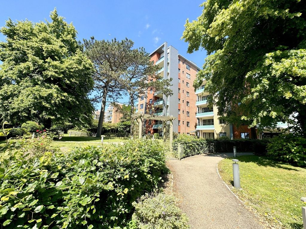 Property photo 1 of 28