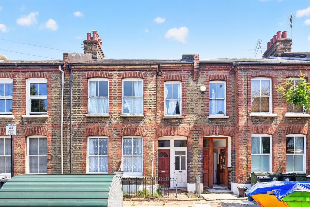 Property photo 1 of 12