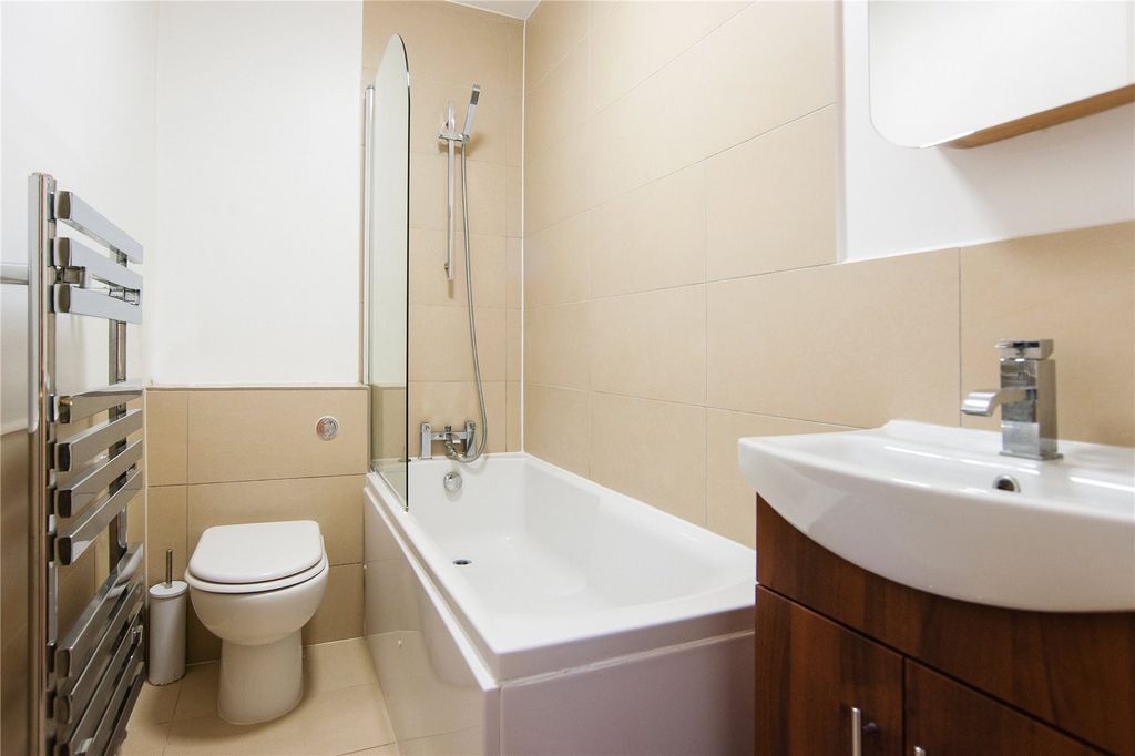 Property photo 3 of 8 Bathroom