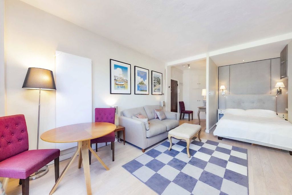 Property photo 3 of 6