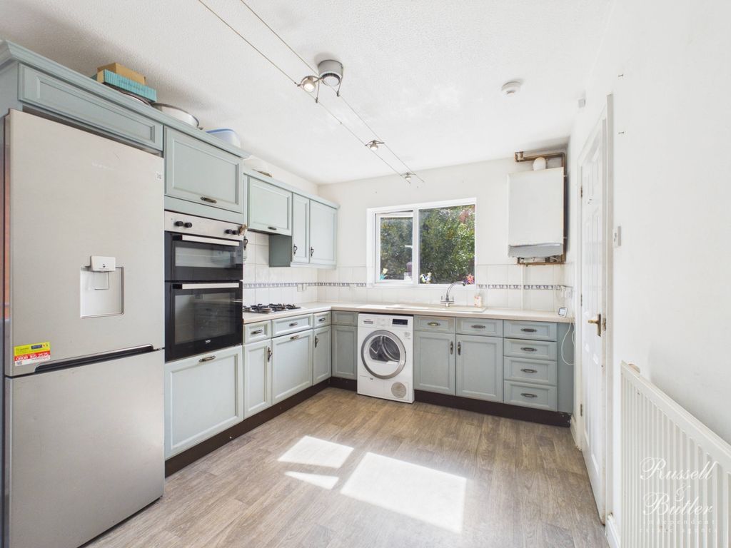 Property photo 2 of 15 Cam01995G0-Pr0439-Still003