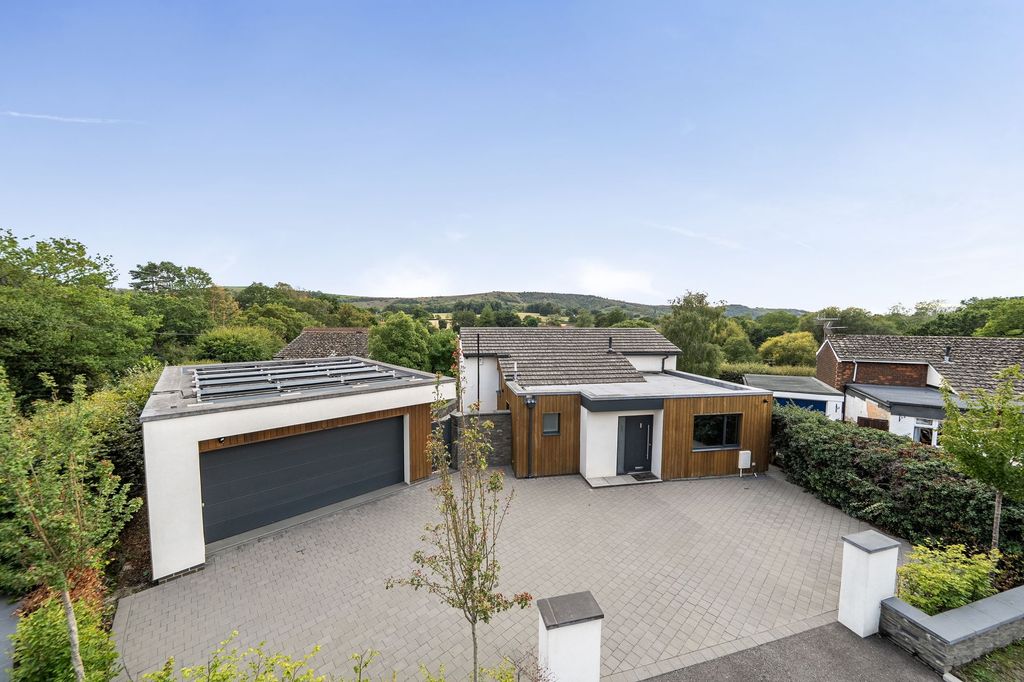 Property photo 1 of 36