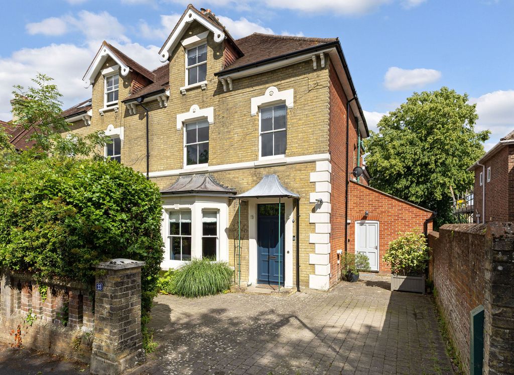 Property photo 1 of 13 Christchurch Road