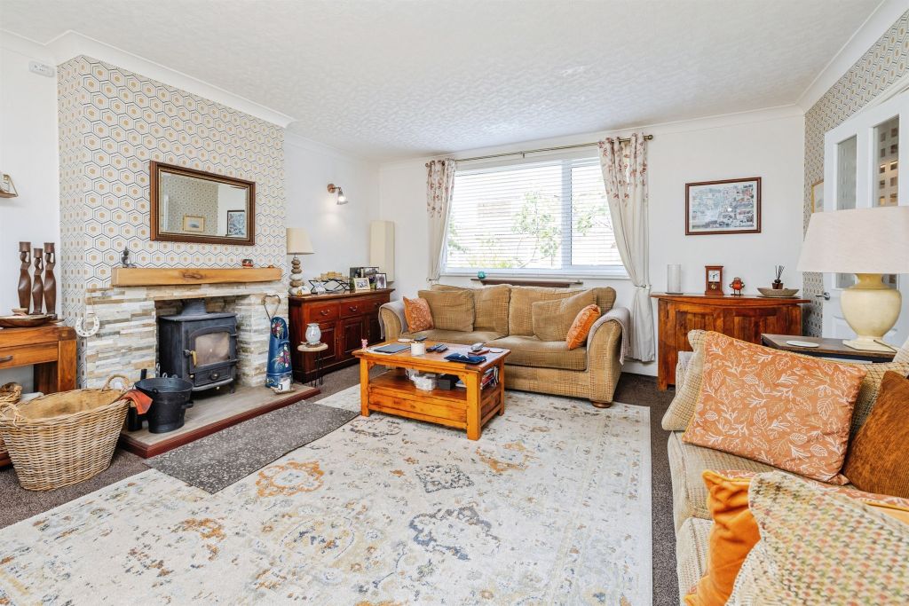 Property photo 3 of 18