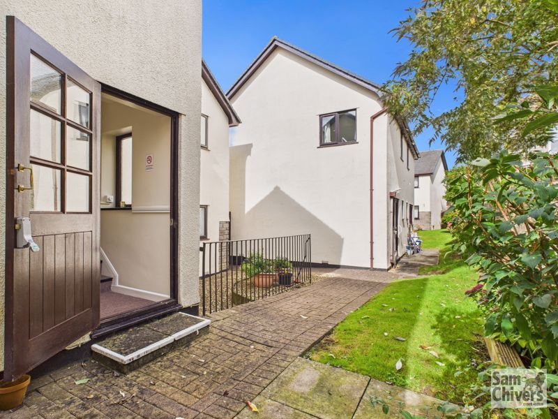 Property photo 2 of 12 Photo 5