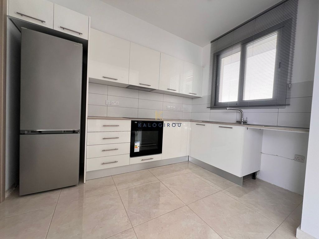 Property photo 2 of 25