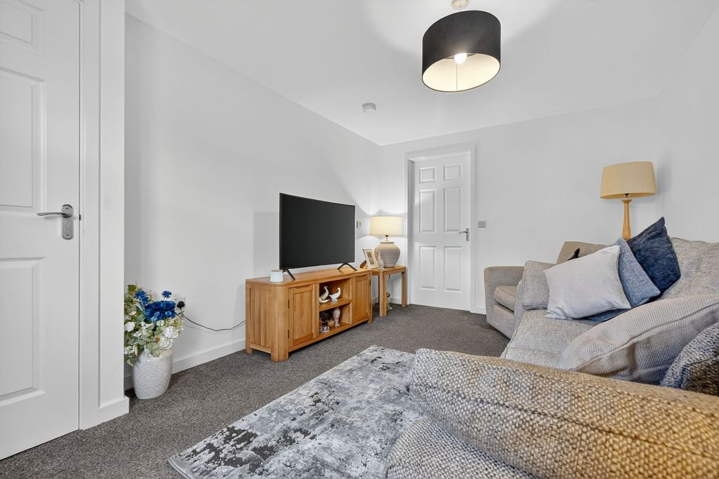 Property photo 3 of 30