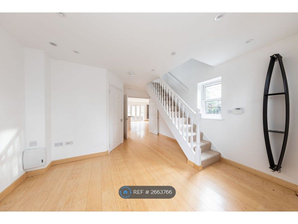 Property photo 3 of 24