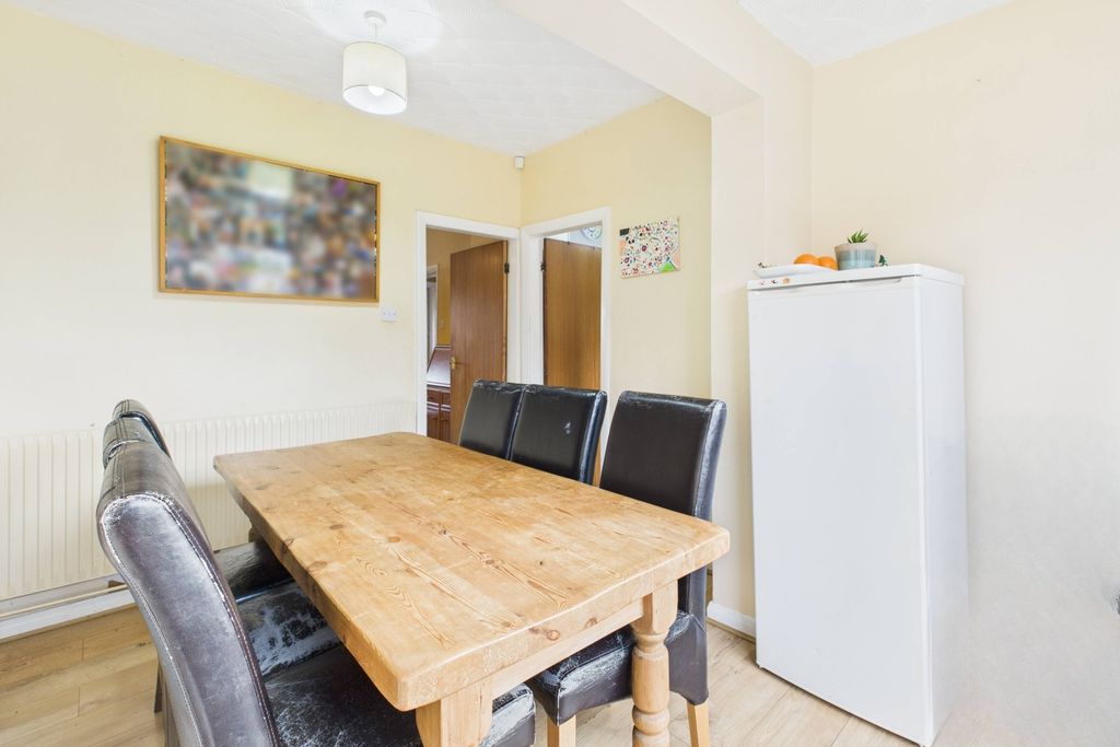 Property photo 3 of 18 Dining Room