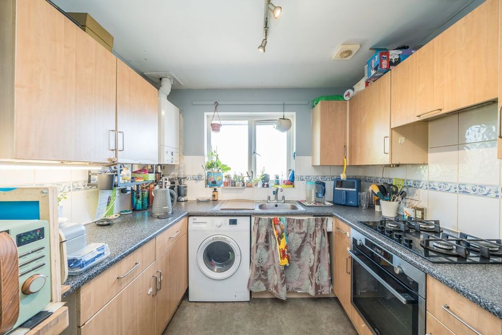 Property photo 3 of 4