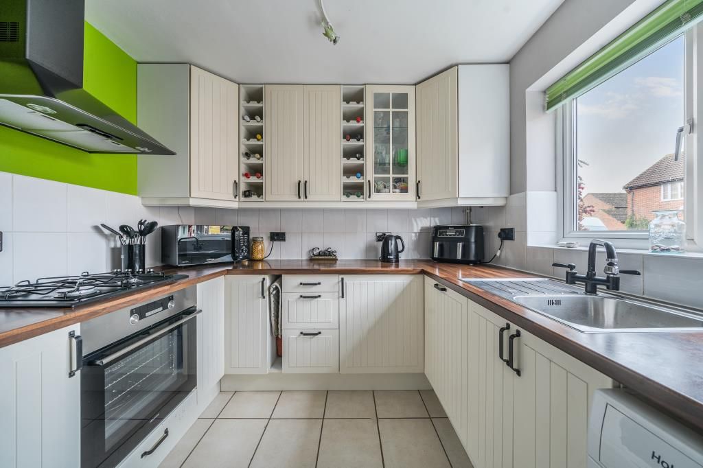 Property photo 3 of 22 Kitchen