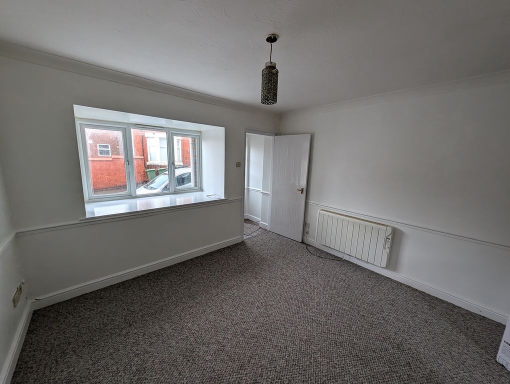 Property photo 3 of 9 Photo 4