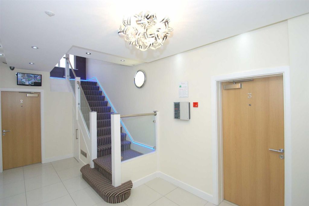 Property photo 3 of 4 B5Ex-O1Au8_5Thmjnx4Ia2Wxat4.Jpg