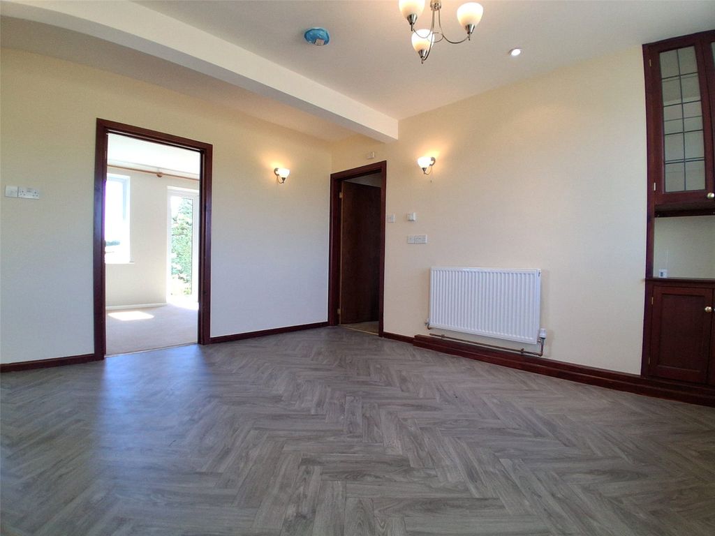 Property photo 2 of 17 Picture No. 02