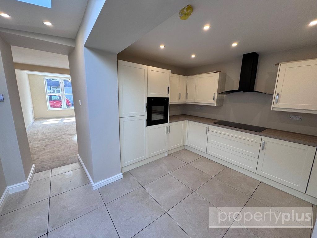 Property photo 2 of 16 Picture No. 13